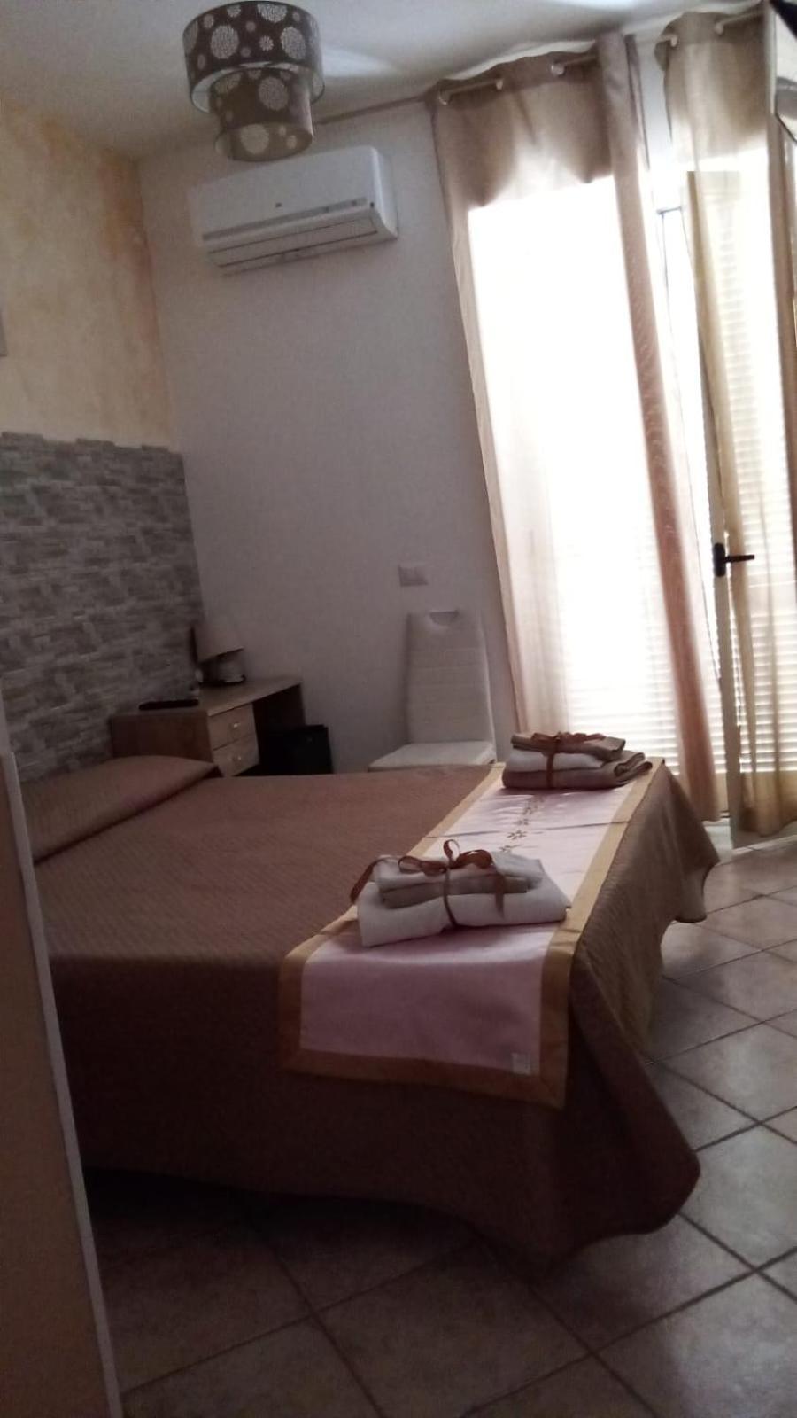 B&B Dimora Del Centro สกาเลอา ภายนอก รูปภาพ