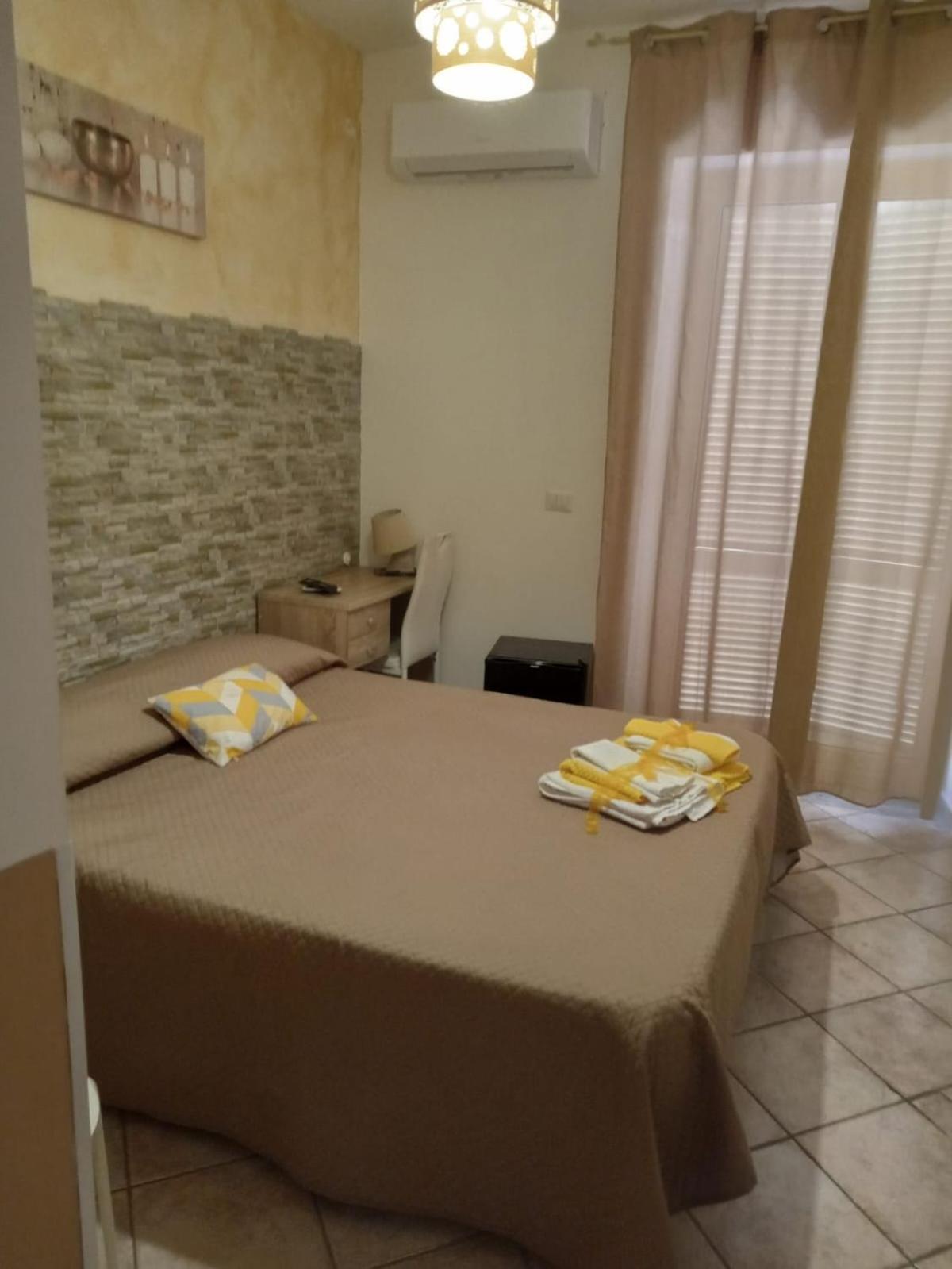 B&B Dimora Del Centro สกาเลอา ภายนอก รูปภาพ