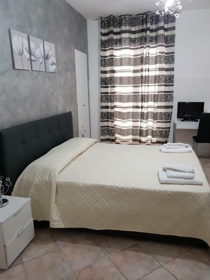 B&B Dimora Del Centro สกาเลอา ภายนอก รูปภาพ