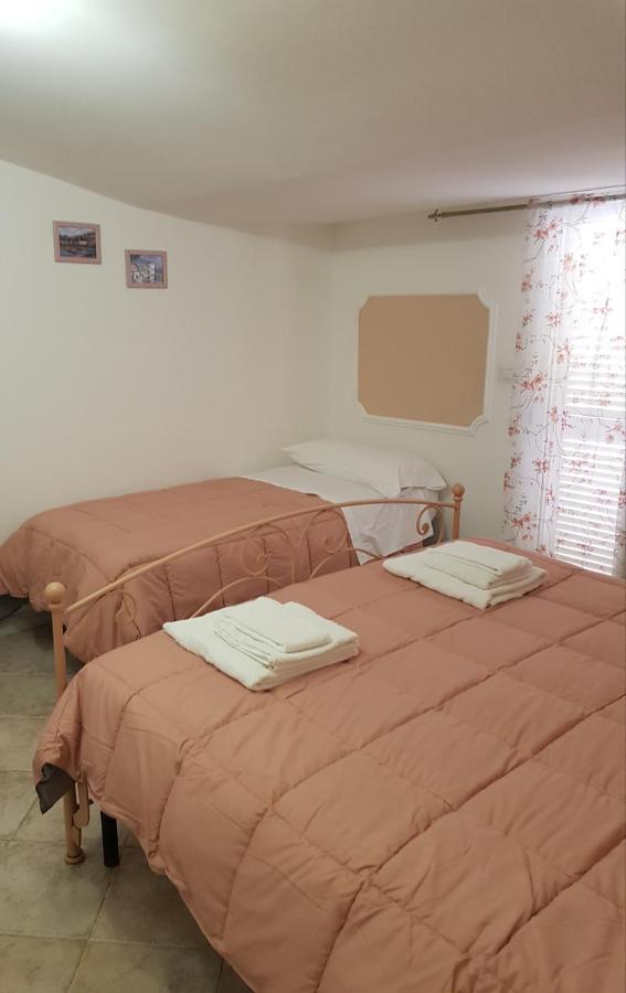 B&B Dimora Del Centro สกาเลอา ภายนอก รูปภาพ